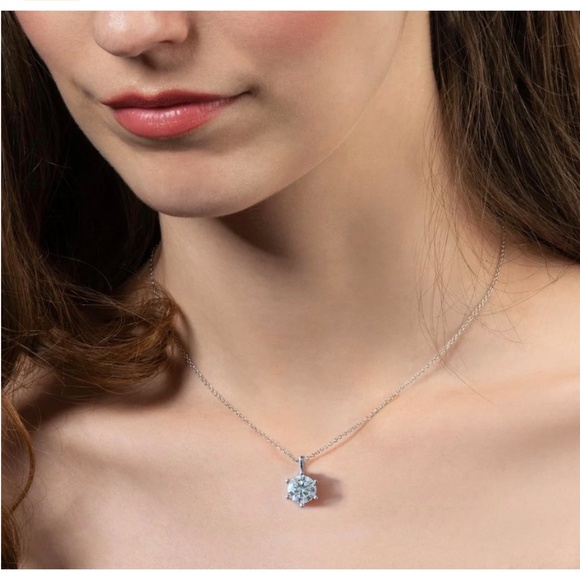 Yeetonda 1 Carat Moissanite Diamond Necklace (OFFERS WELCOME) - Picture 5 of 12